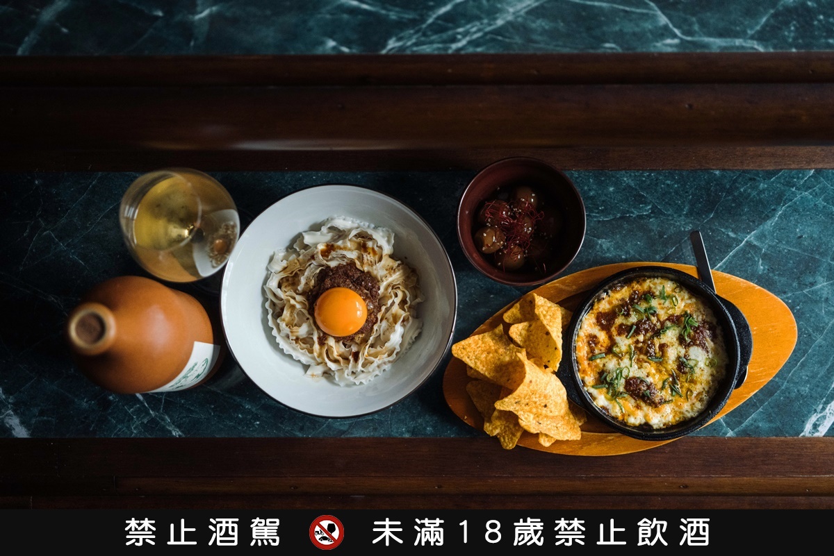 拖延症人救星！西門町百坪老屋咖啡廳「進度監督員」暴紅，５層樓重點帶逛