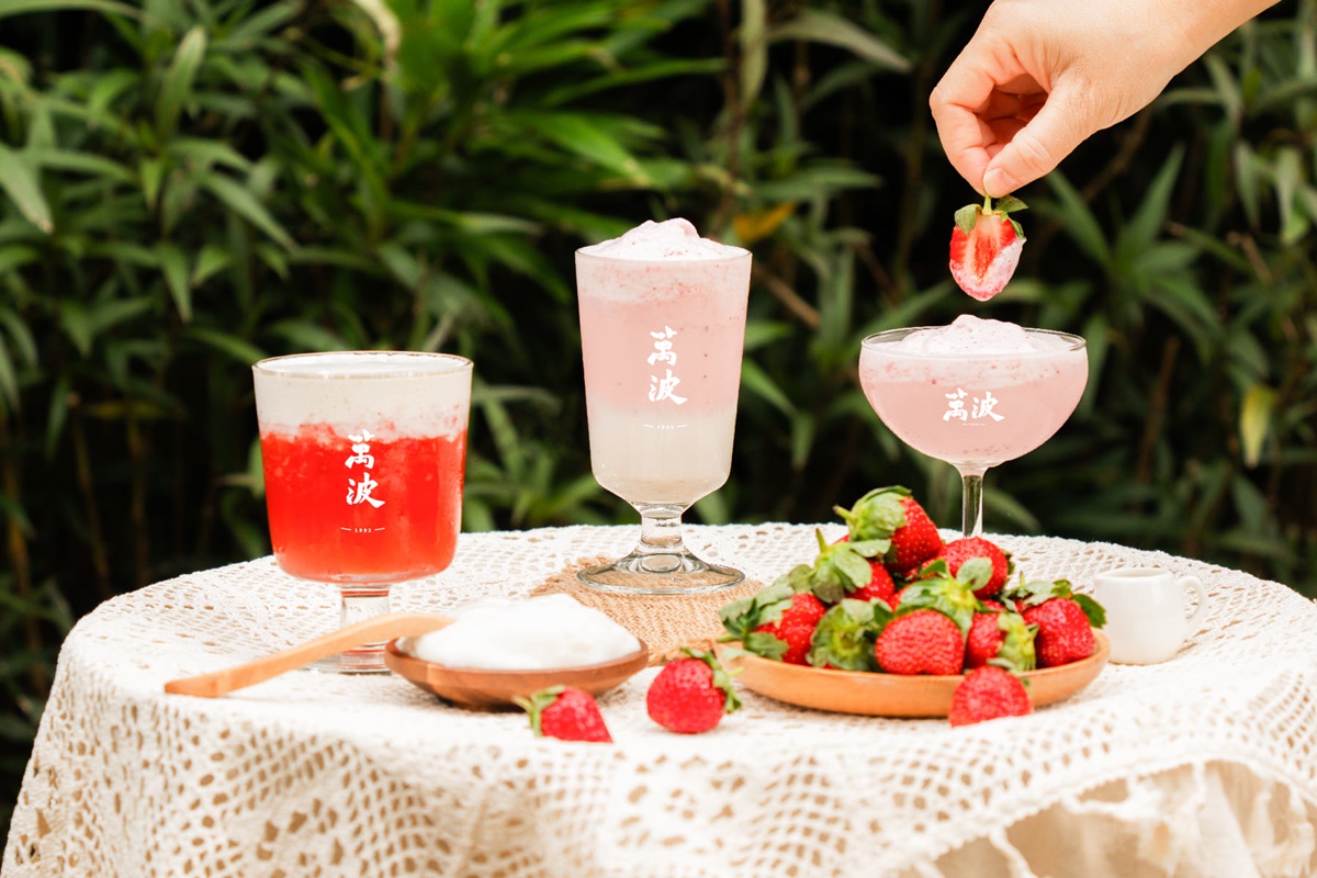 「萬波草莓季」米麻糬、奶蓋新報到！發發ｘ乖乖優格飲、迷客夏39元茶拿鐵