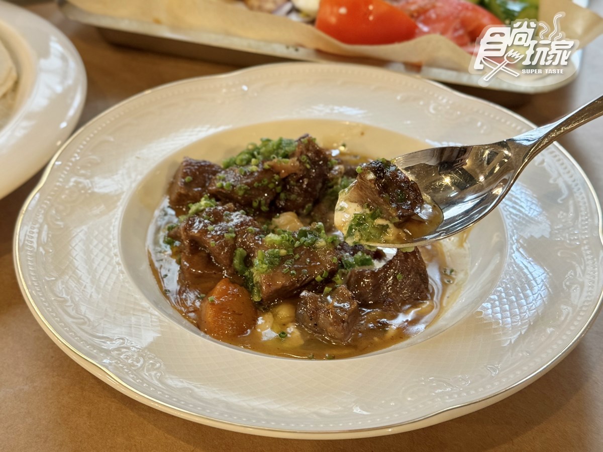 亞洲第２間「地中海料理」插旗台北！350元起吃牛胸皮塔，老饕必點紅玉炸雞