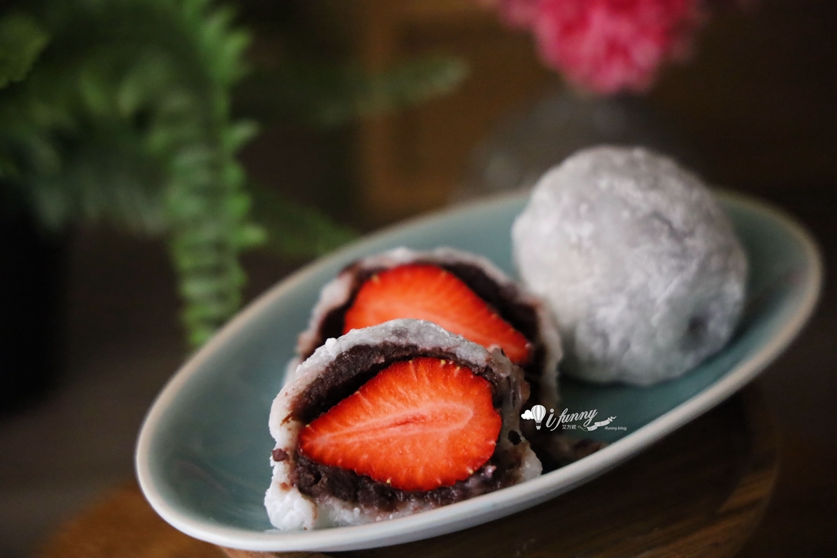 全台14家排隊草莓大福「斷面秀」：一顆25元 vs 精品級甜點，你的命定大福是哪顆？