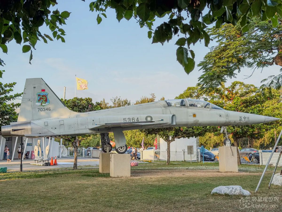 全台首座「海上泰迪熊樂園」！帥氣軍艦變身熊熊博物館，門票100元就能逛
