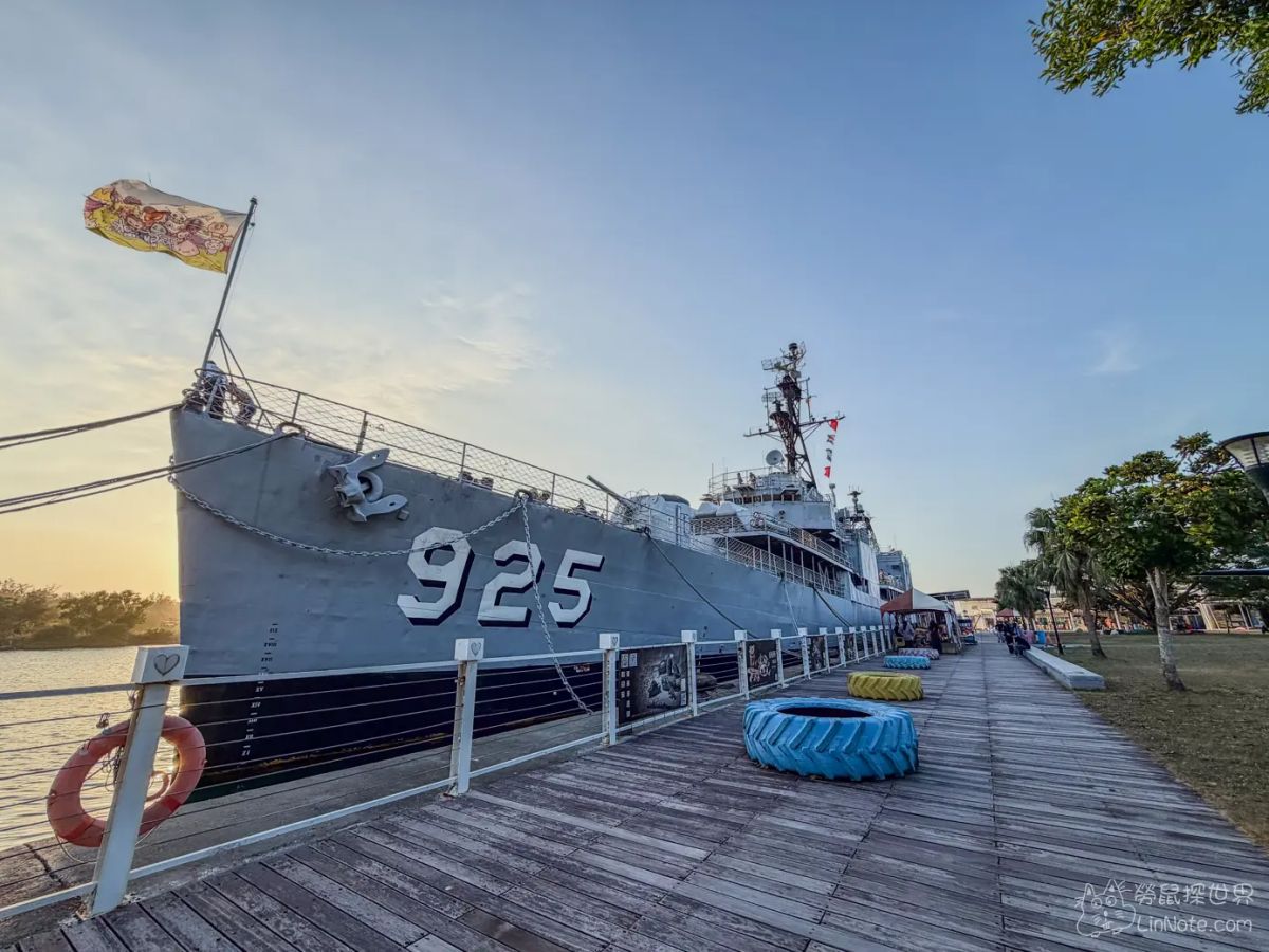 全台首座「海上泰迪熊樂園」！帥氣軍艦變身熊熊博物館，門票100元就能逛