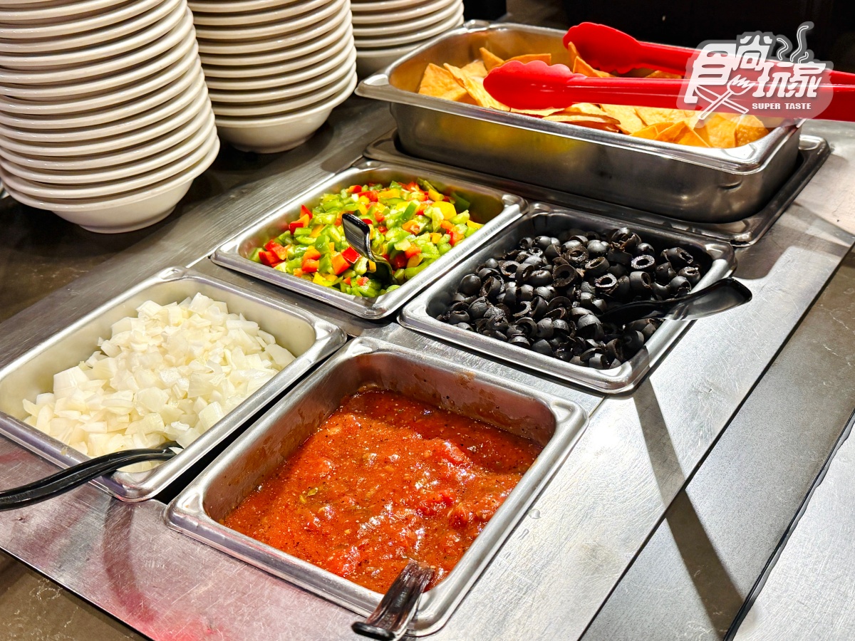 「40年老字號牛排」搬家新開幕！559元排餐＋自助吧吃到飽，熱食、甜點無限夾