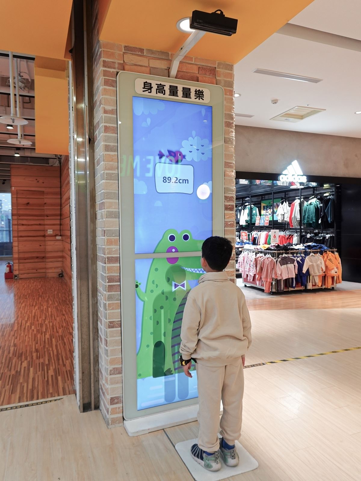 不限時暢玩一整天！新北「450坪親子室內樂園」藏在這，玩累還能順道逛百貨