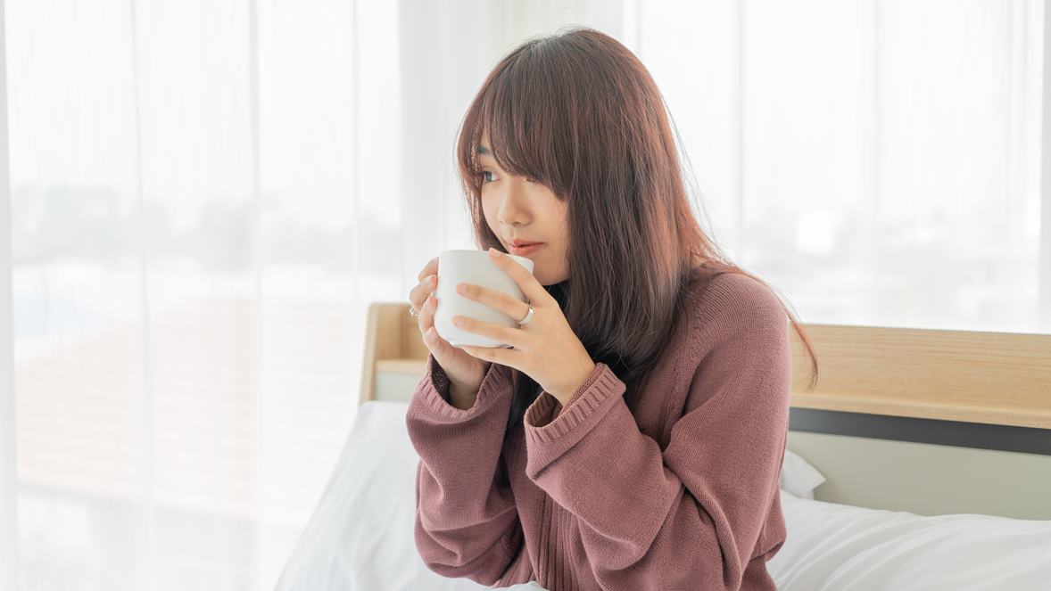 冬天一直被電到超崩潰！專家教４招擺脫靜電困擾，這材質衣服最安全