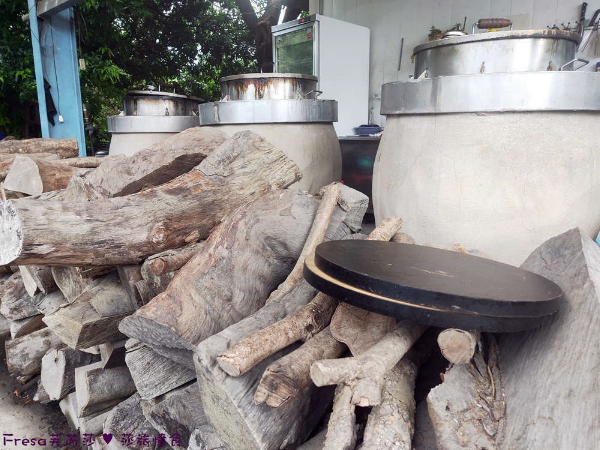 巨型茶壺雞太吸睛！白河關子嶺８間甕仔雞：地瓜、雞油飯吃到飽，還可泡泥漿湯屋