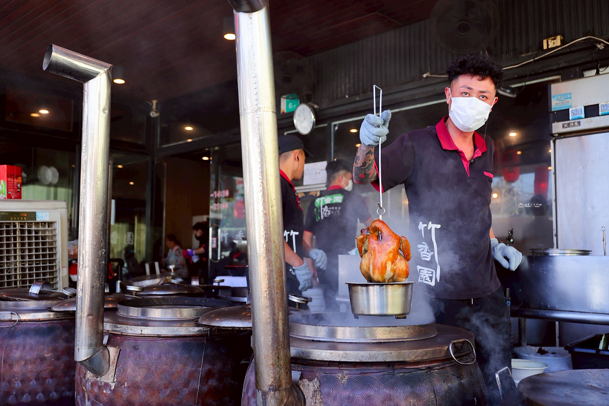 巨型茶壺雞太吸睛！白河關子嶺８間甕仔雞：地瓜、雞油飯吃到飽，還可泡泥漿湯屋