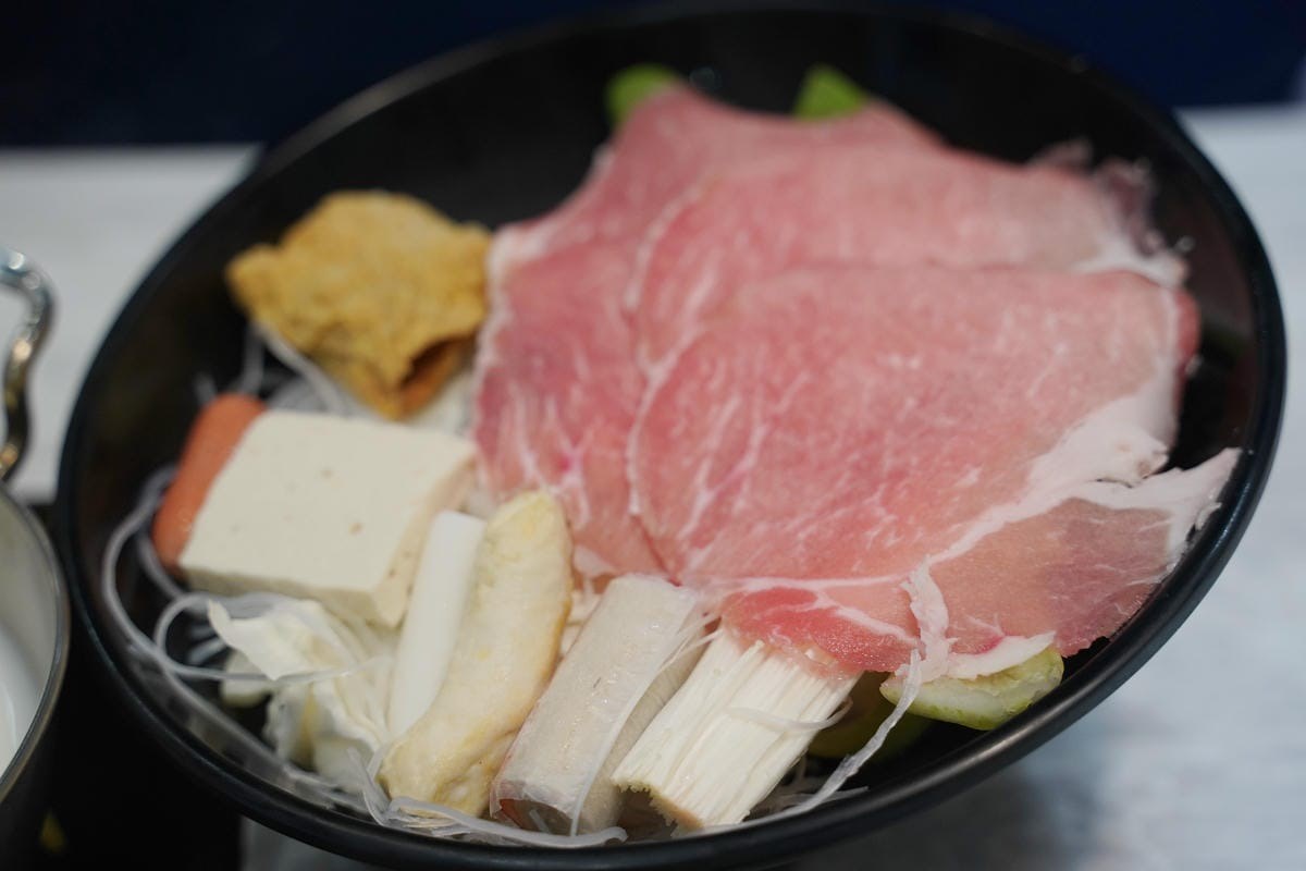 139元吃到飽!超狂「平價小火鍋」滷肉飯、甜點、冰淇淋暢吃,必嗑牛奶鍋 139元吃到飽!超狂「平價小火鍋」滷肉飯、甜點、冰淇淋暢吃,必嗑牛奶鍋