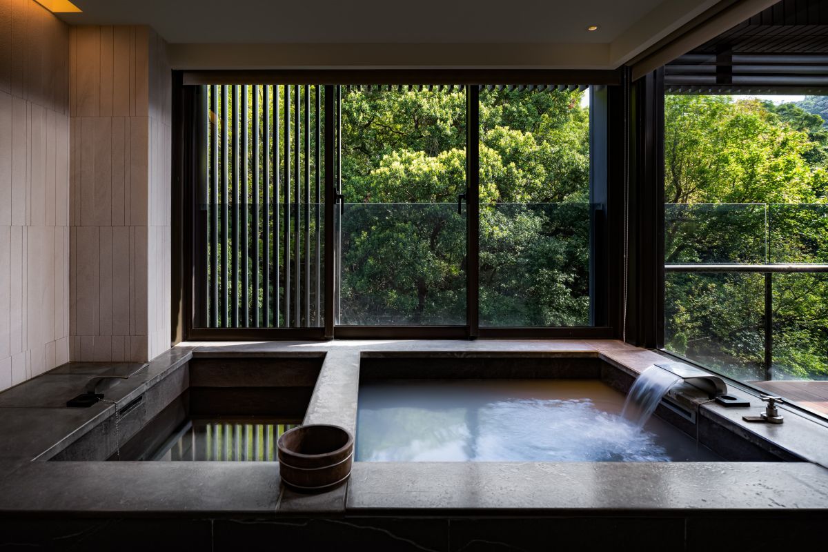 北部飯店泡湯只要299元！享受全台稀有「海底溫泉」，加碼再送溫泉粉