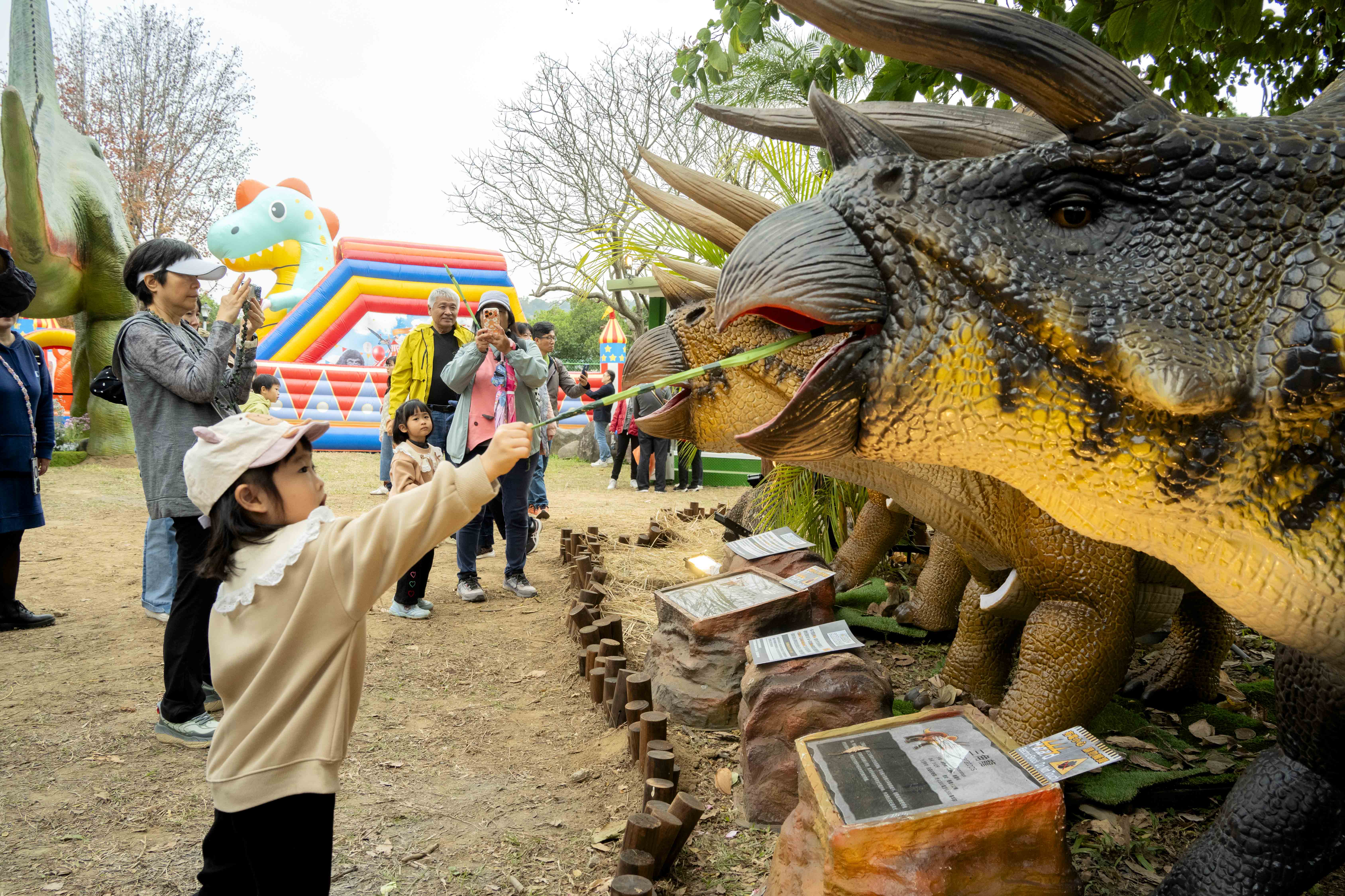 2026台北「展覽＋快閃店」懶人包！亞洲最大「蠟筆小新」、千坪恐龍展、蜷川實花