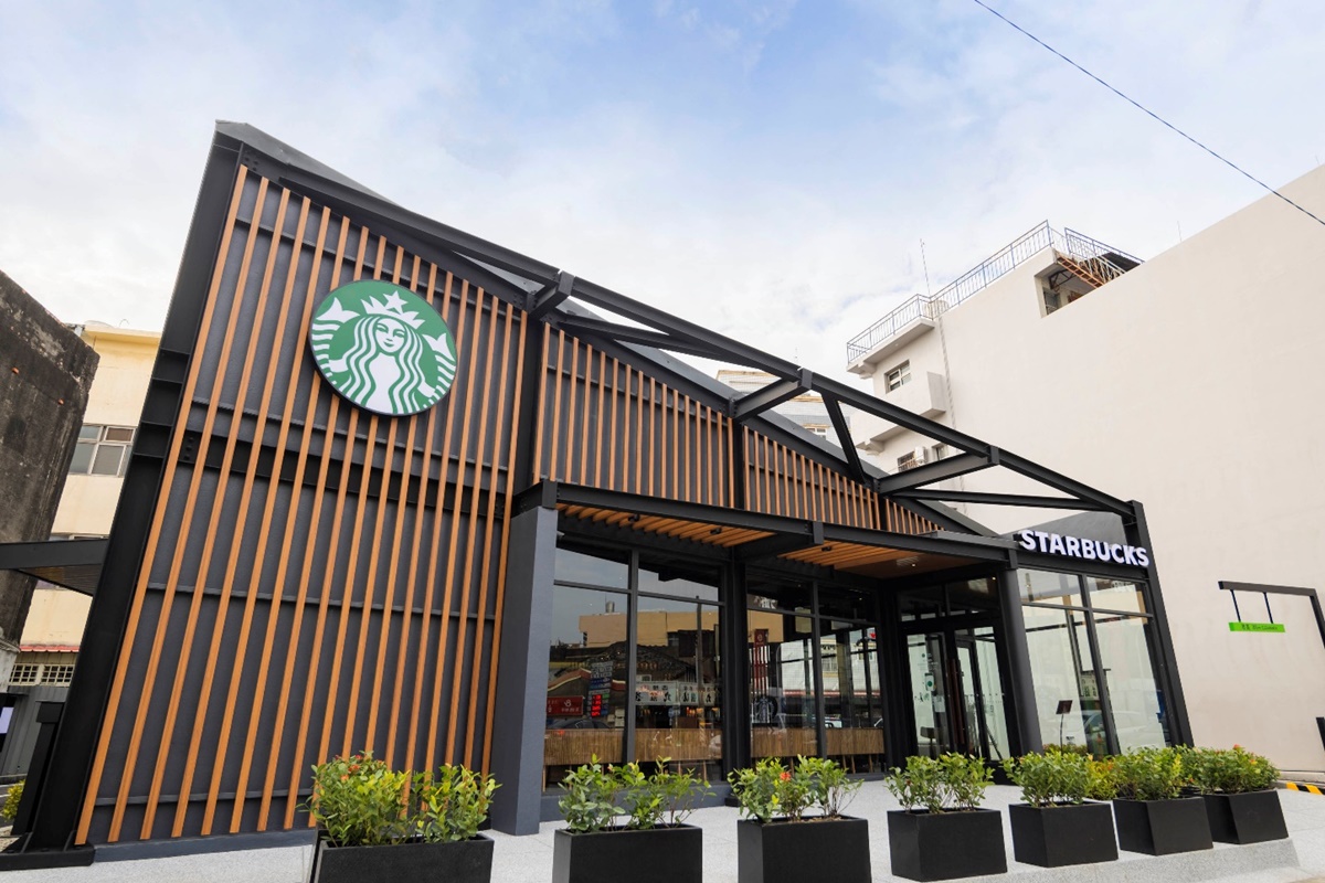 星巴克「國際擁抱日買一送一」！連２天揪友暖心喝，外送咖啡優惠、全新門市