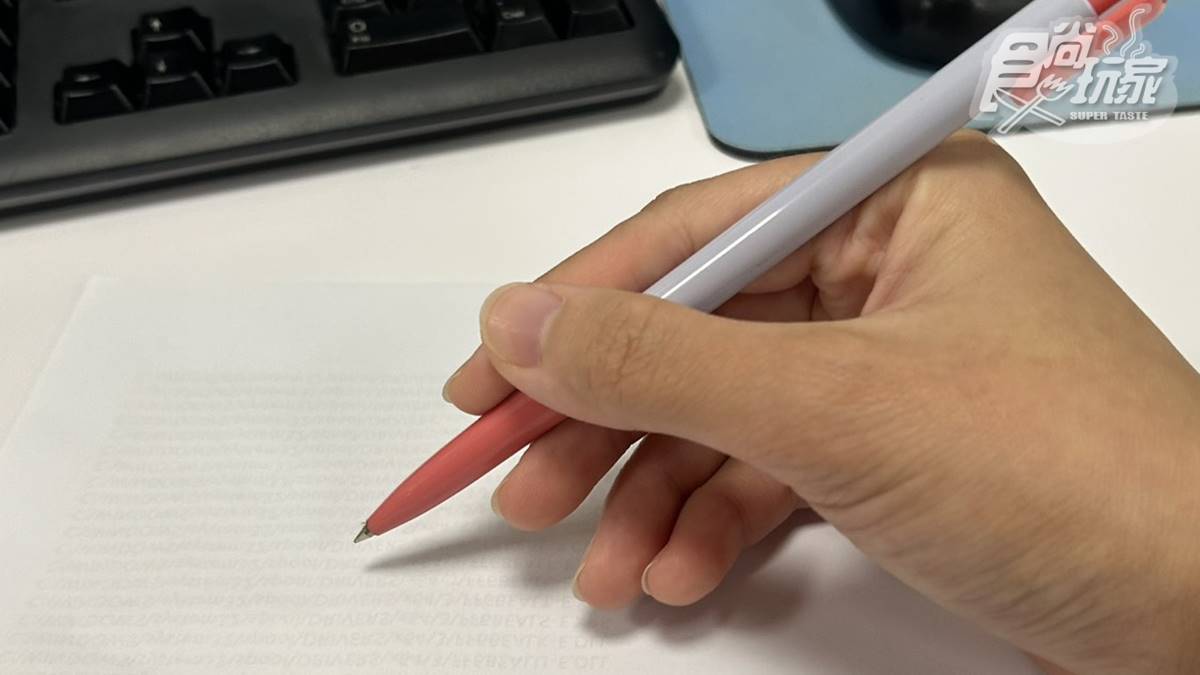 １支僅10元！「這款藍筆」CP值超高被網友推爆：便宜又好寫、整盒整盒買