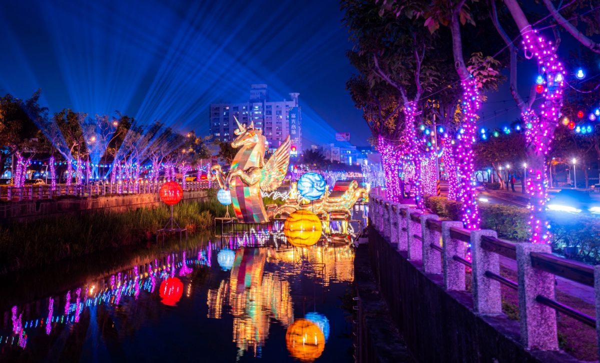 2026「馬年」燈會全攻略！全台各地燈會活動總整理，造型小提燈免費拿