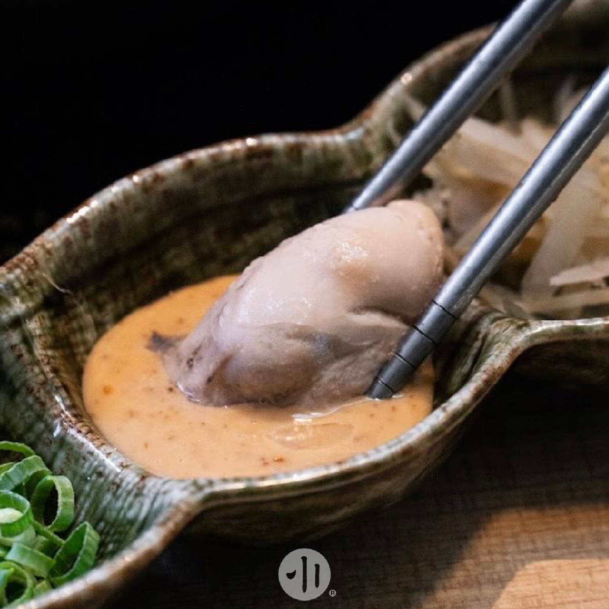 廣島牡蠣×10爽吃！「點土手鍋加送肉盤」鮮度破表，必點彩虹麵、鮮奶茶