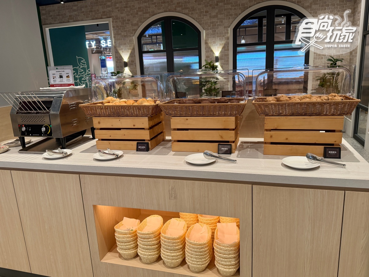 398元爽嗑排餐＋自助吧！新開幕雞腿排買一送一，水果、麵包、冰淇淋吃到飽