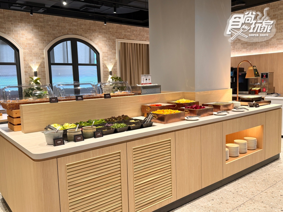 398元爽嗑排餐＋自助吧！新開幕雞腿排買一送一，水果、麵包、冰淇淋吃到飽