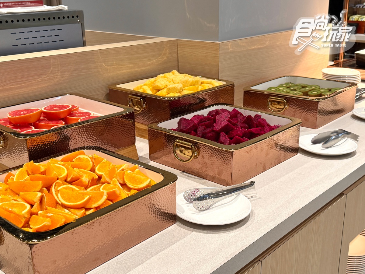 398元爽嗑排餐＋自助吧！新開幕雞腿排買一送一，水果、麵包、冰淇淋吃到飽