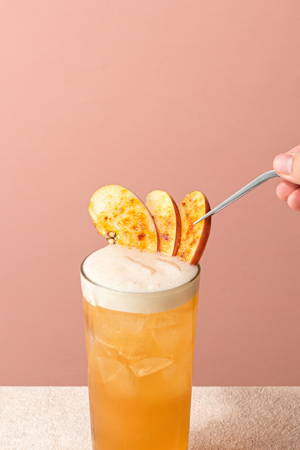 台南寶藏手搖插旗台北！超狂必點「炙燒蘋果紅烏龍」買一送一，10元茶飲、菜單一覽