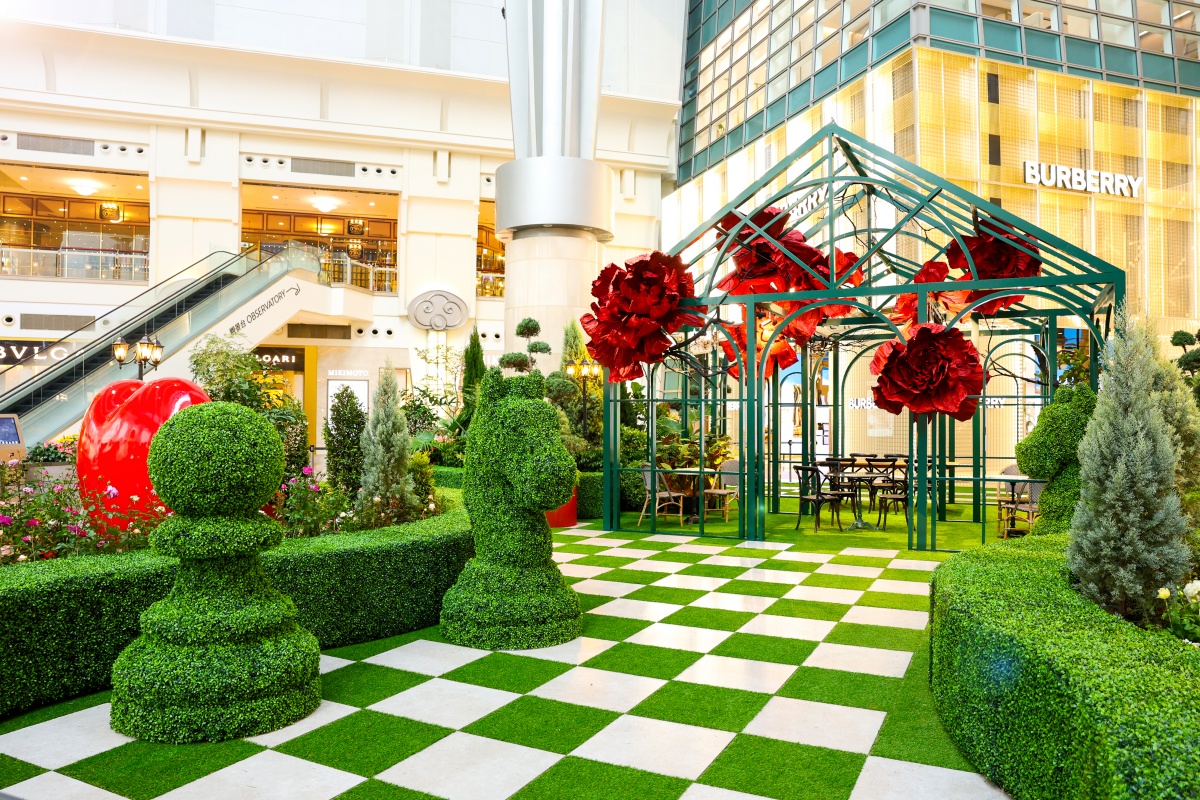 夢幻「皇后花園」超好拍！10種玫瑰打造童話世界，還有「搖搖馬樂園」也要玩