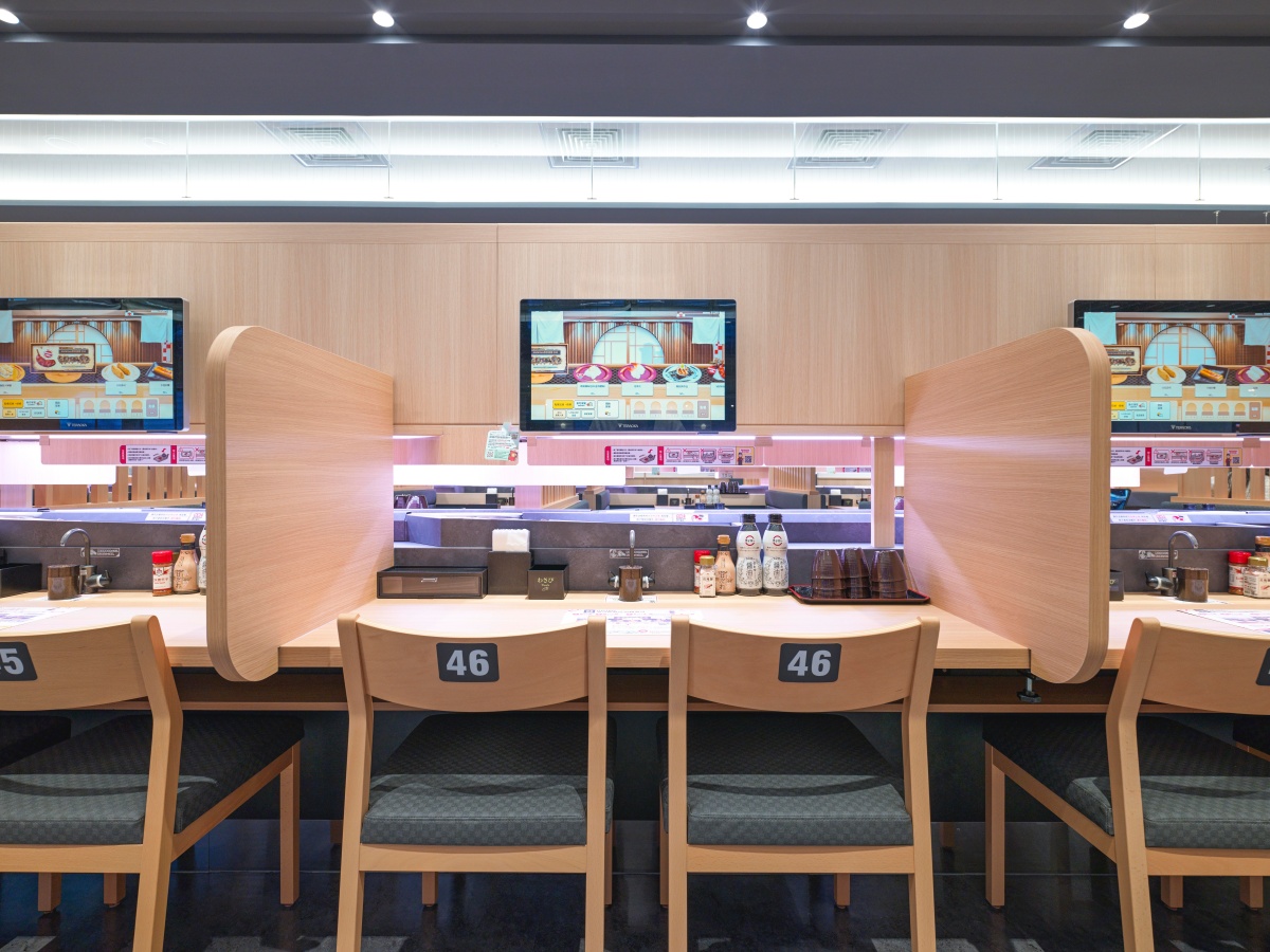 壽司郎首間全新店型！150公分「巨型螢幕」還能玩遊戲，必吃半價活鮑魚