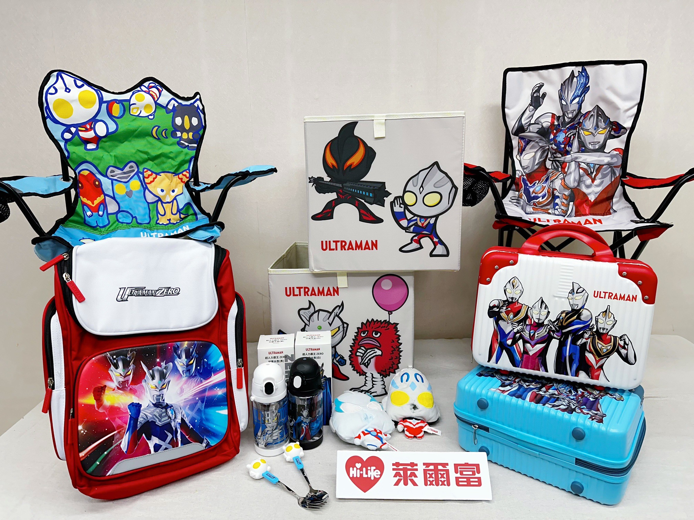 咖啡、珍奶買一送一！超商週末優惠：全家霜淇淋10元，加購超人力霸王周邊