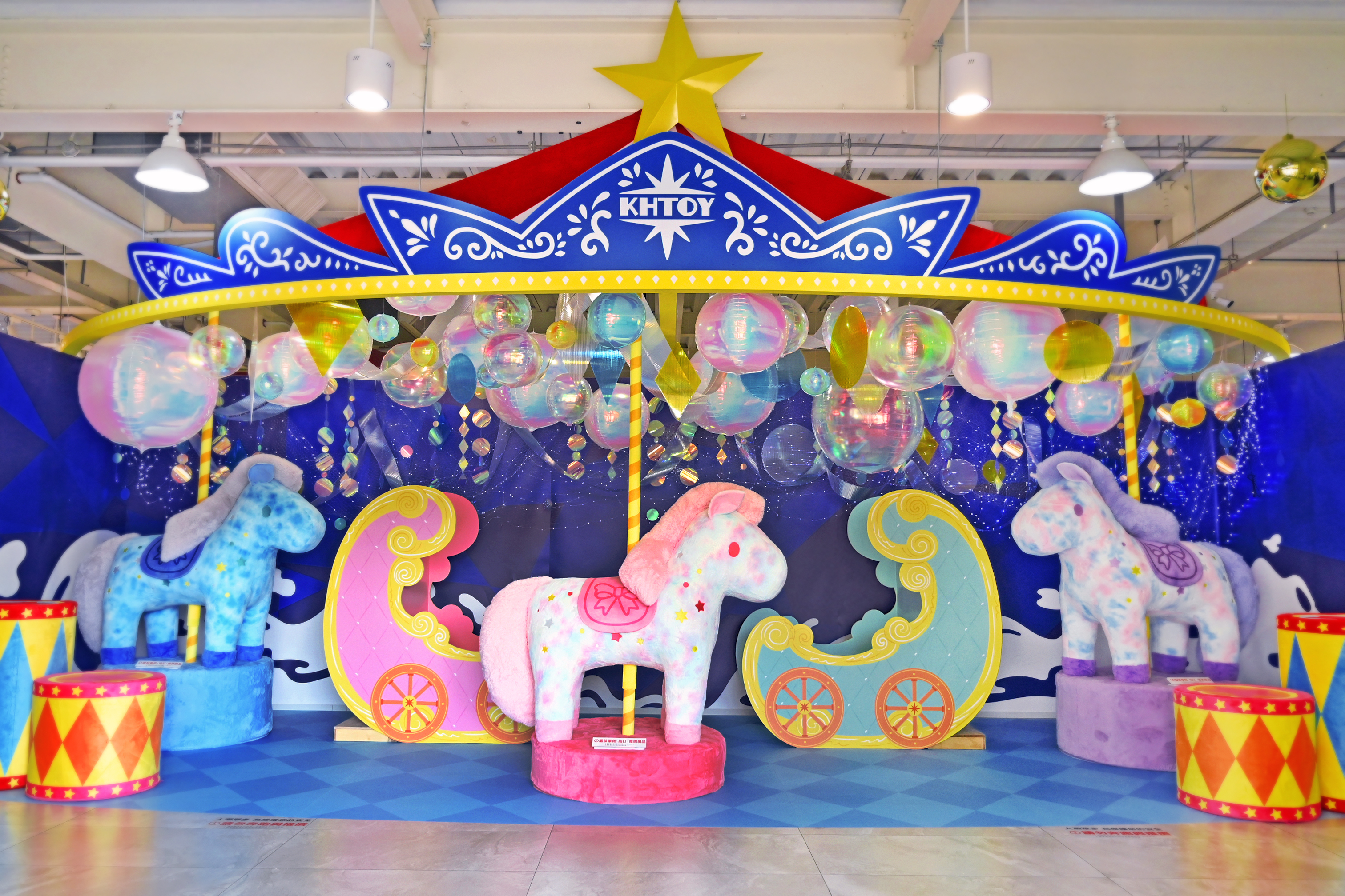 巨大Pingu現身嘉義！「三麗鷗巨大扭蛋機」抽22吋獨角獸變裝玩偶，50元滾雪球機