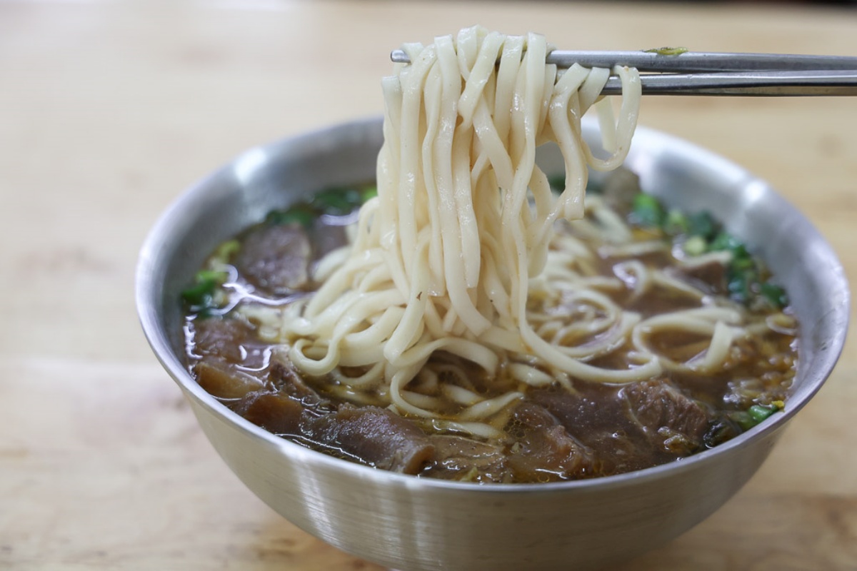 善化牛肉湯霸主是誰？５間現切溫體牛PK，加碼鑊氣炒飯、在地銅板美食