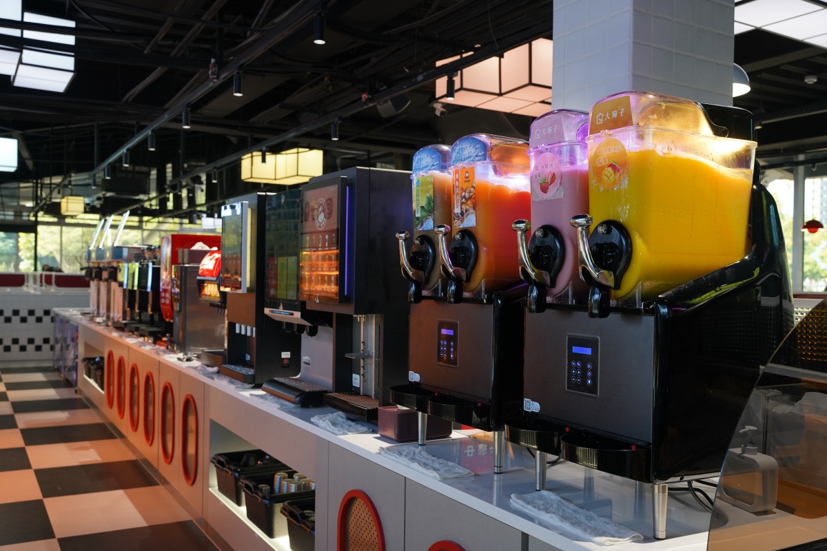 「全台最大我家牛排」搶先看！420元嗑排餐＋自助吧，海鮮、熱炒130道無限夾