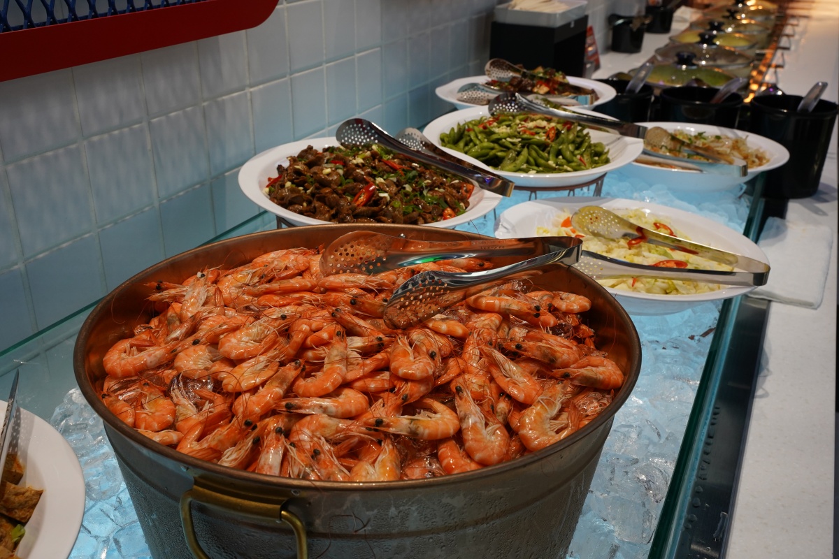 「全台最大我家牛排」搶先看！420元嗑排餐＋自助吧，海鮮、熱炒130道無限夾