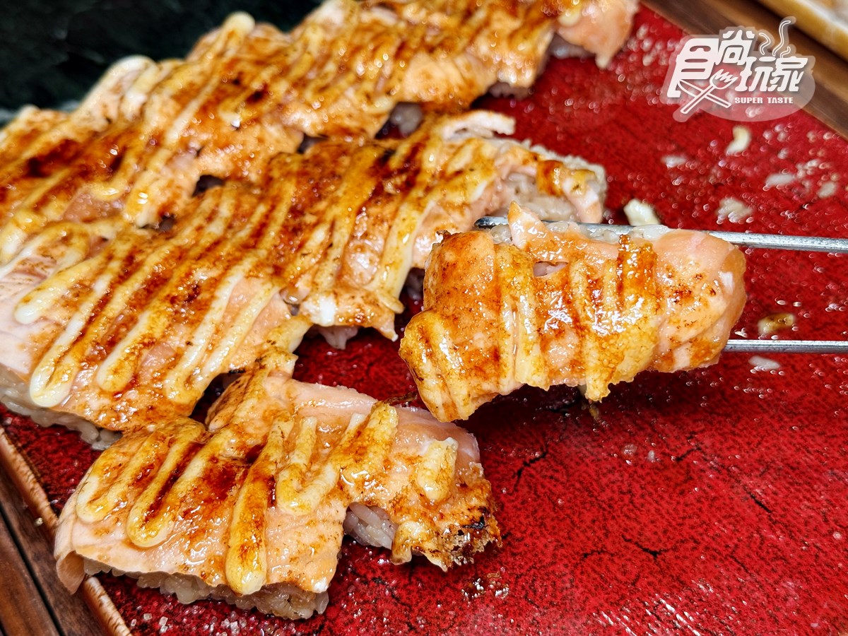 「南霸天火鍋」草莓吃到飽！百款草莓甜點＋自助吧暢吃，現切肉品、海鮮無限夾