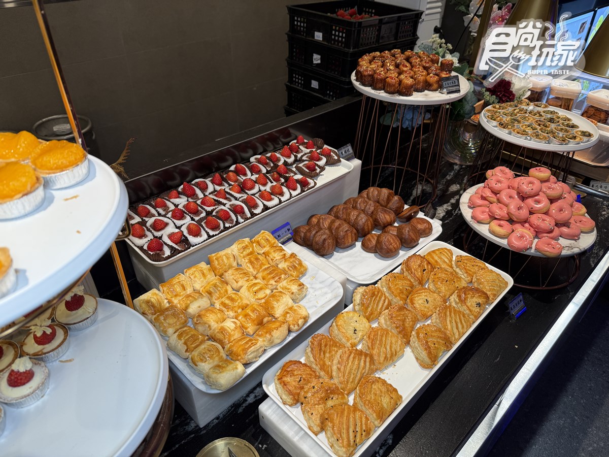 「南霸天火鍋」草莓吃到飽！百款草莓甜點＋自助吧暢吃，現切肉品、海鮮無限夾