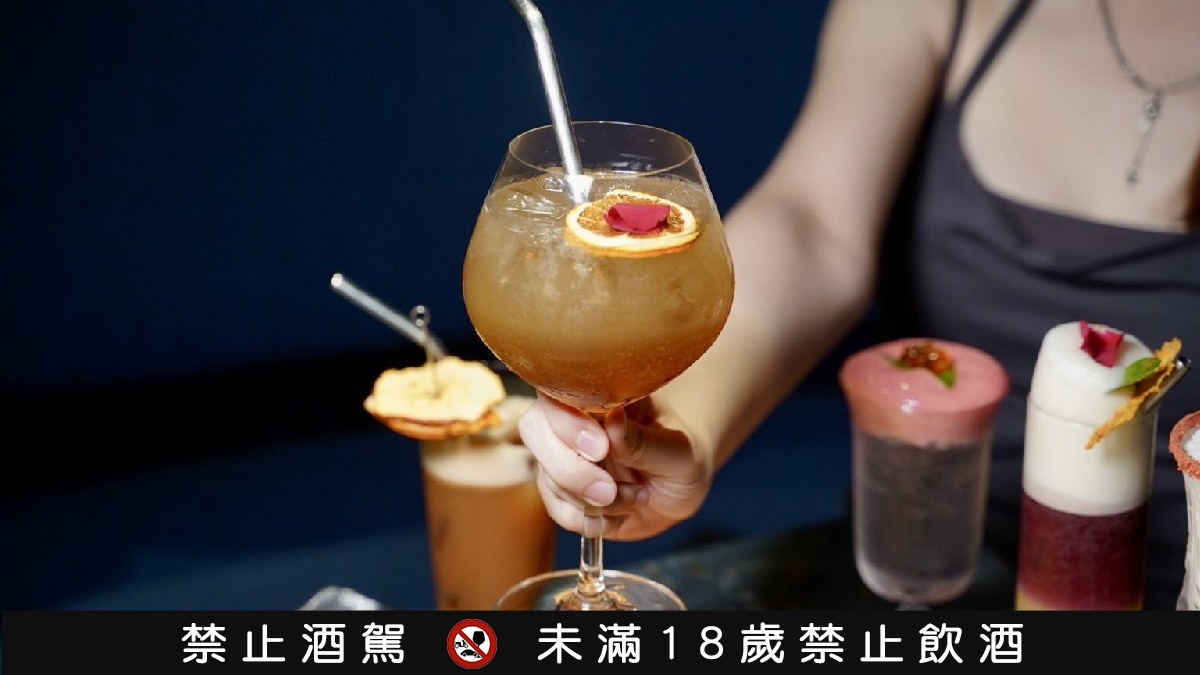 滿500送450！台北最狂酒吧300款琴酒任選，神人級必挑戰「巨大版長島冰茶」