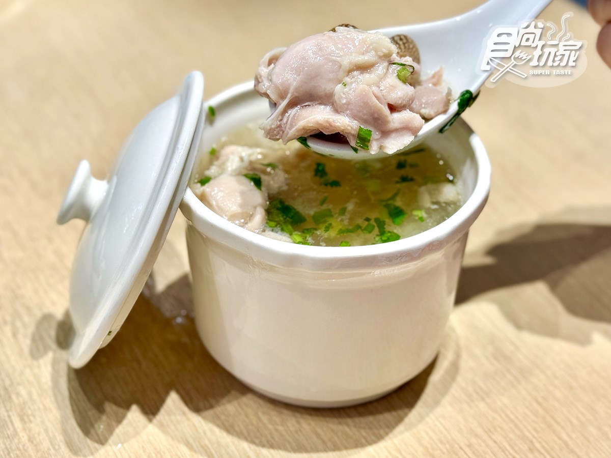 80元起吃爆！4.9星「平價銷魂燃麵」爽嗑巨無霸蟹黃麵，免費柚香小菜無限