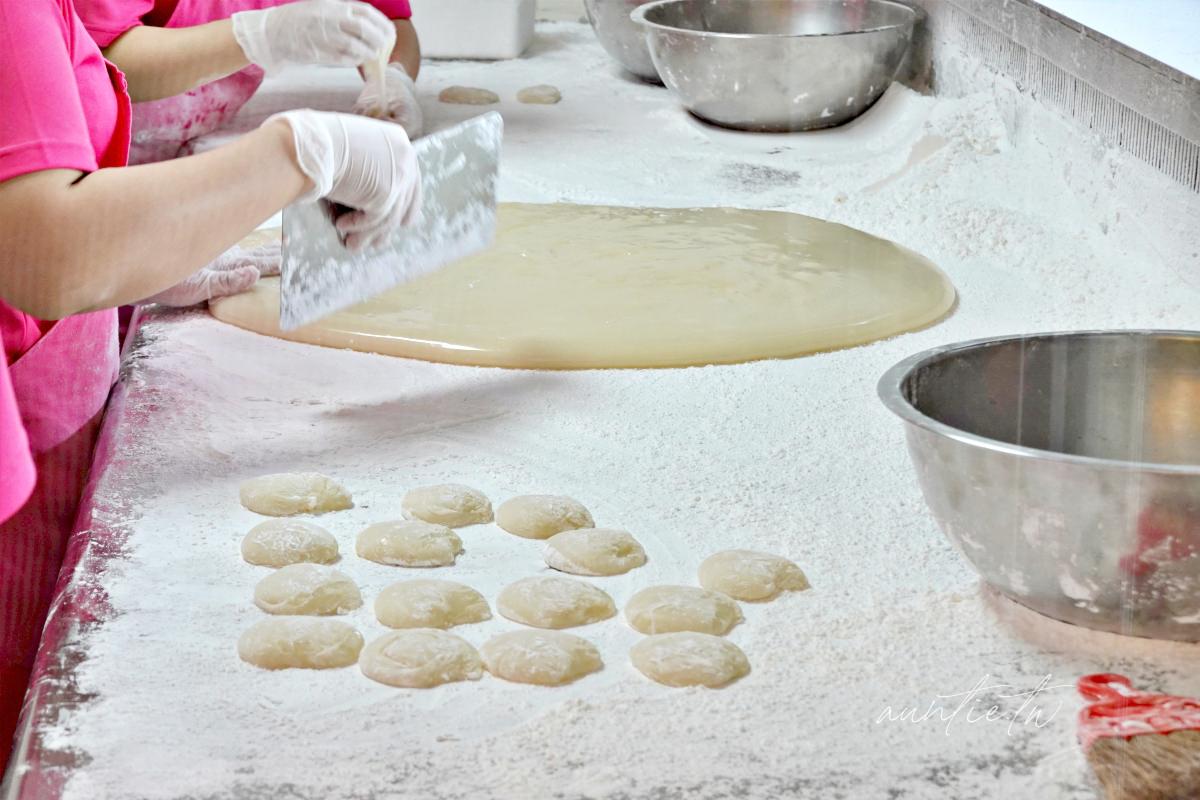 台東伴手禮送什麼？麻糬兩大派系比一比，唰嘴地瓜酥、紅烏龍禮盒也要買