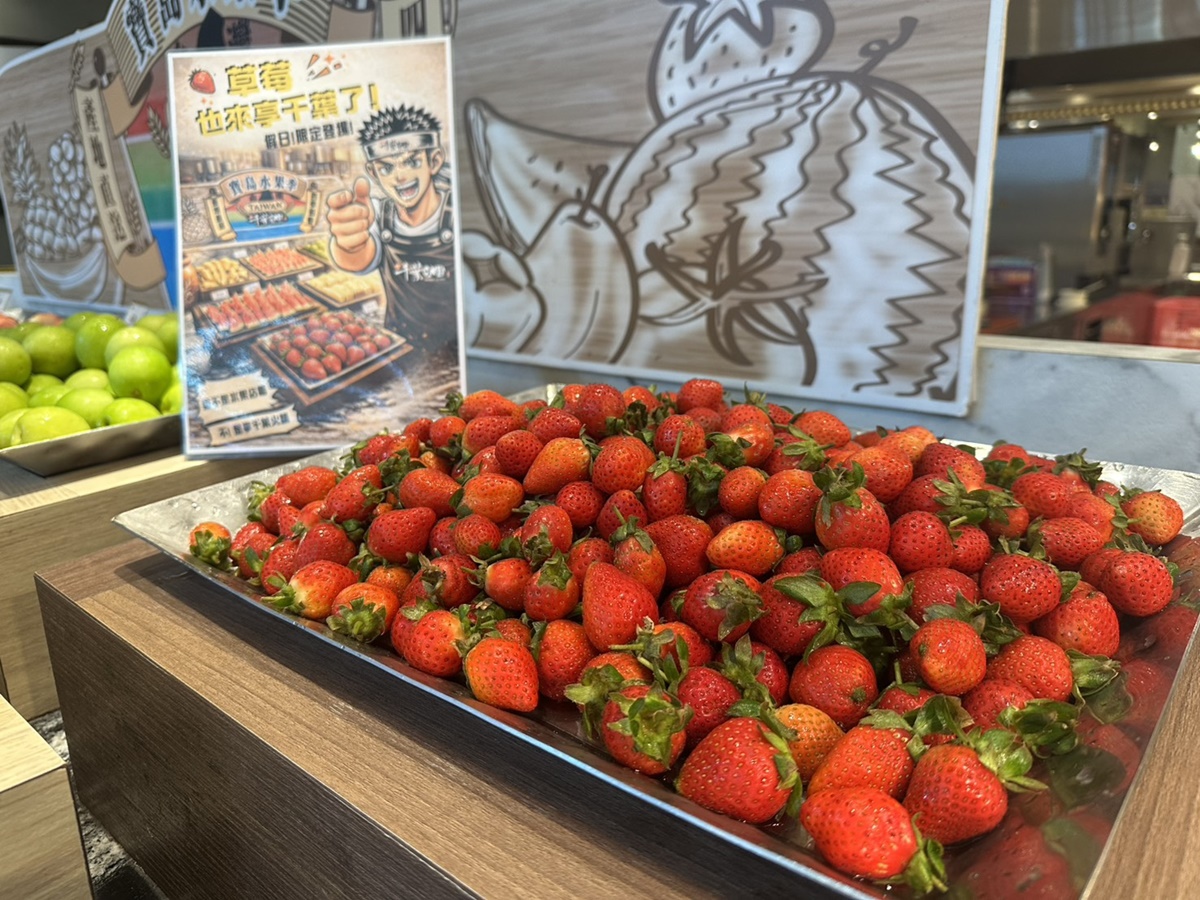 全台首間「金莎巧克力吃到飽」！799元嗑百款自助吧＋火鍋，大湖草莓無限夾