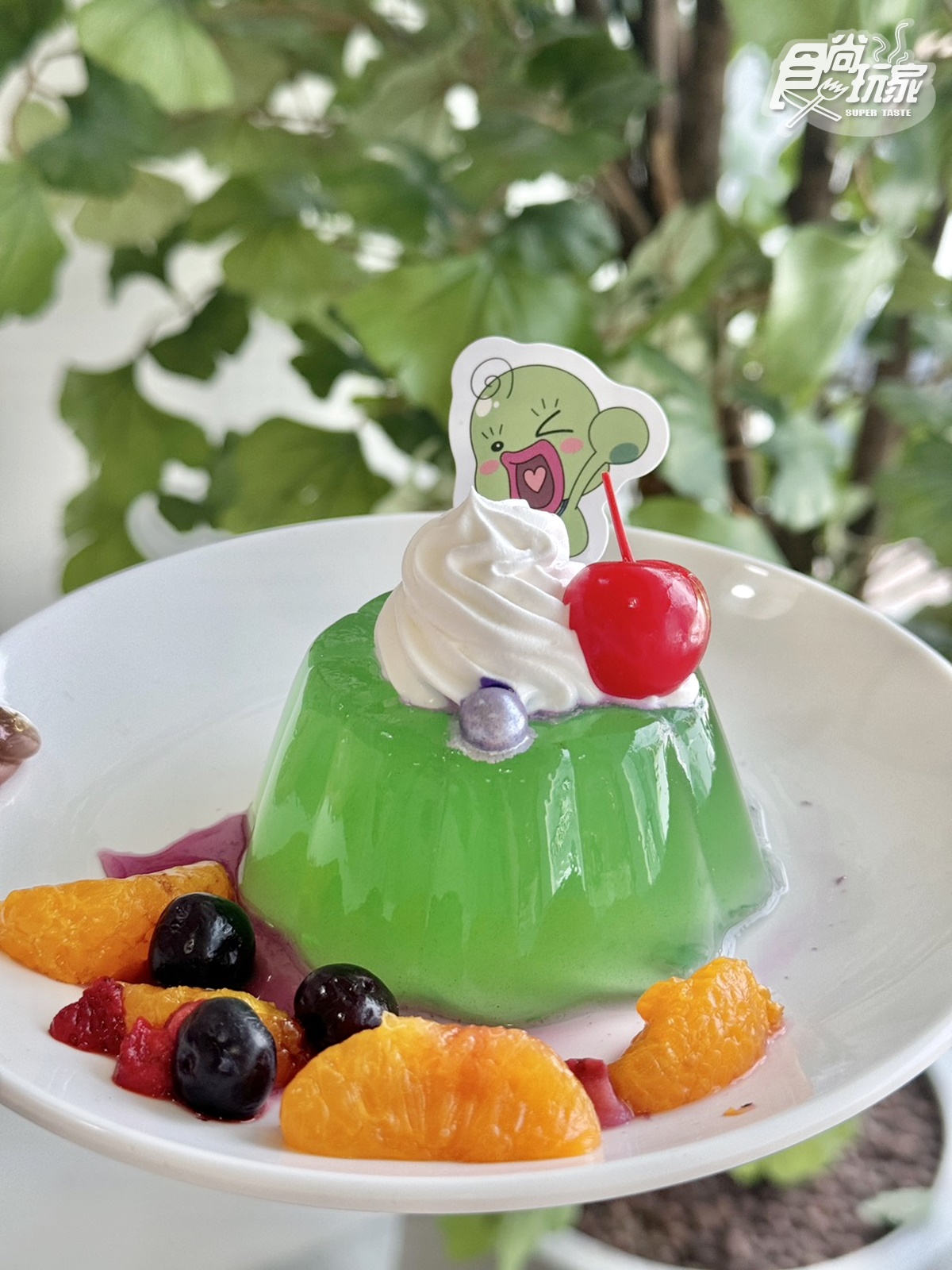 《小魔女DoReMi》咖啡廳圓夢了！魔幻舞台免費拍、甜點送道具貼紙５亮點