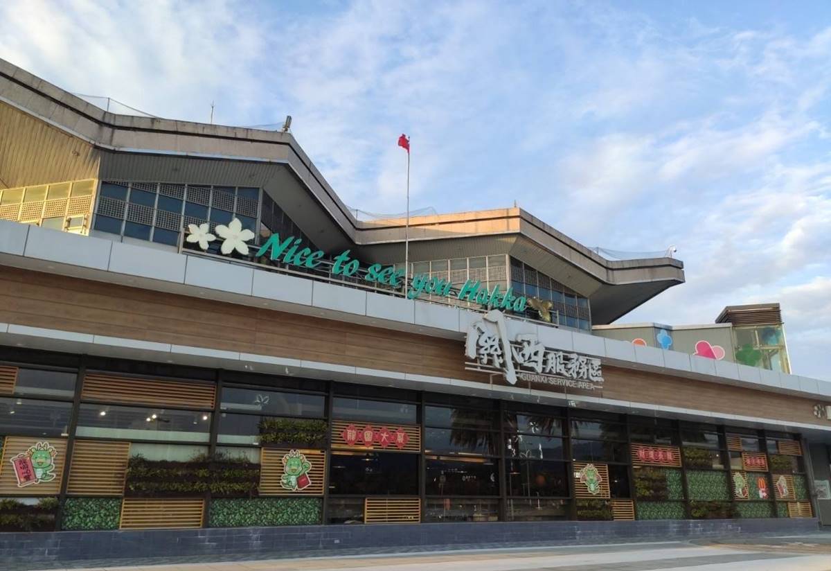 清水、關西都輸了！網友好評國道服務站Top10，冠軍好拍好逛、廁所乾淨