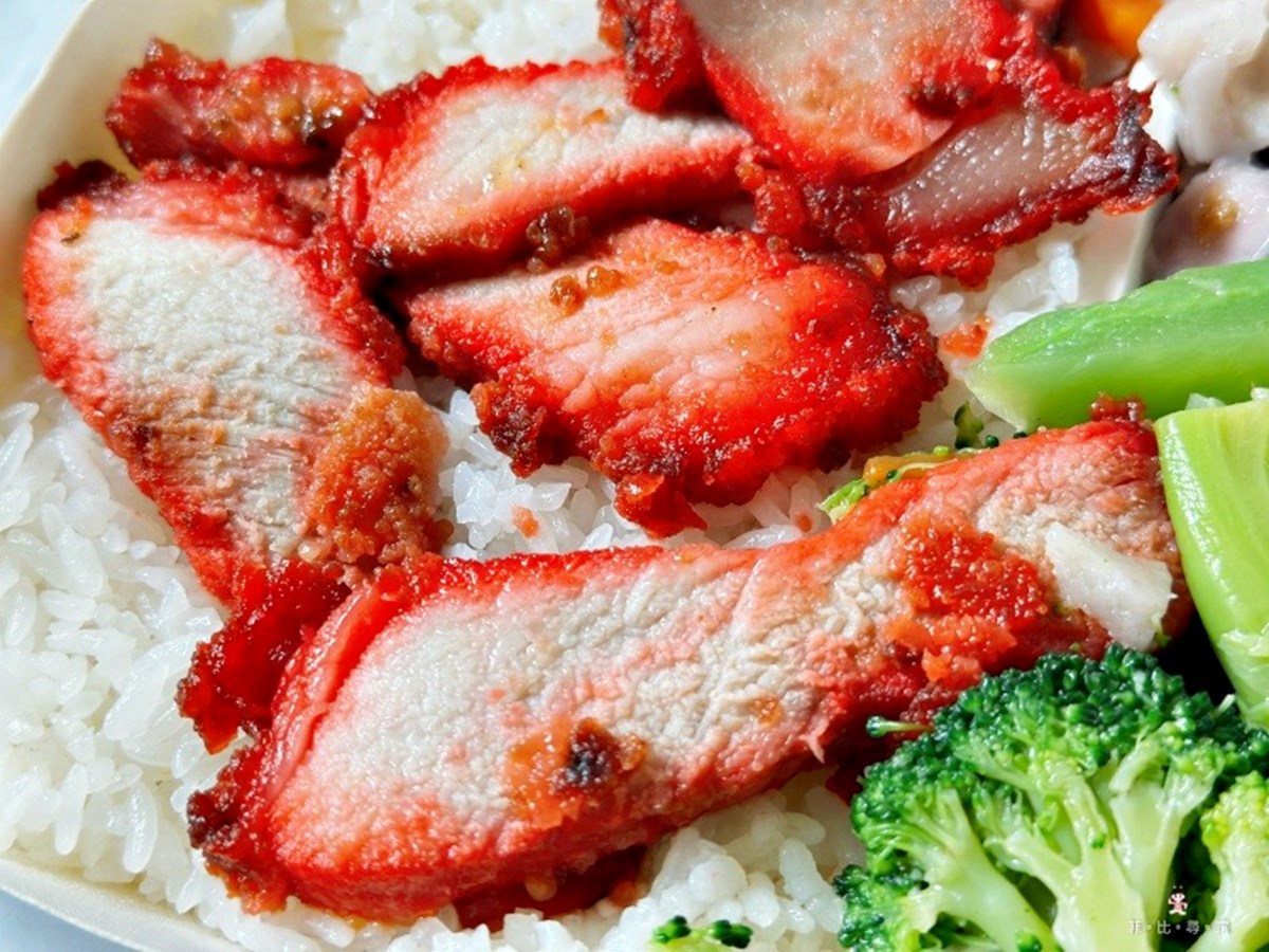 最低只要65元！高CP值「銅板價便當」嗑大雞腿＋４配菜，炒麵、湯品吃到飽