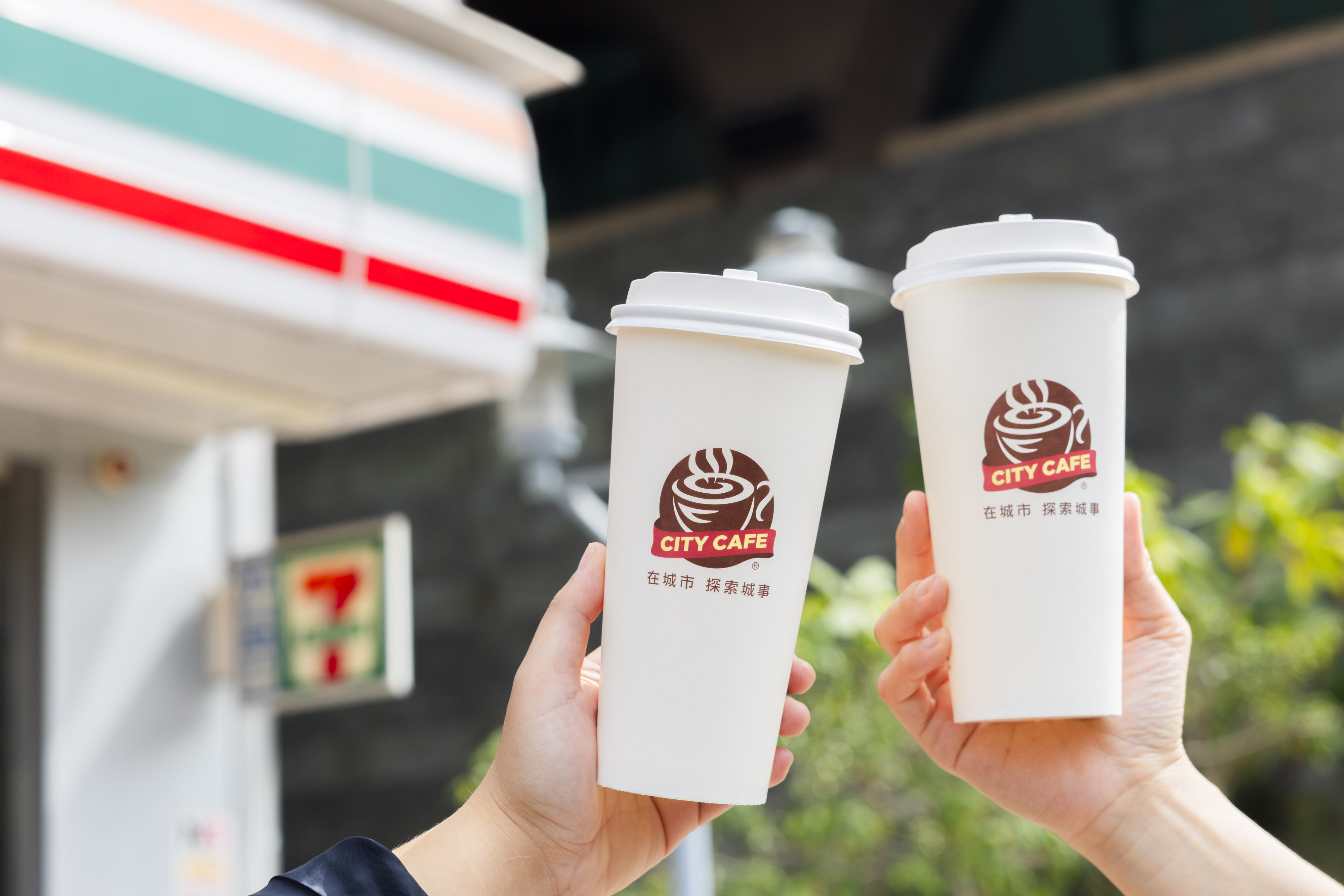 7-11茶飲買10送10、全家咖啡買６送６！超商週末優惠到，奶昔買一送一