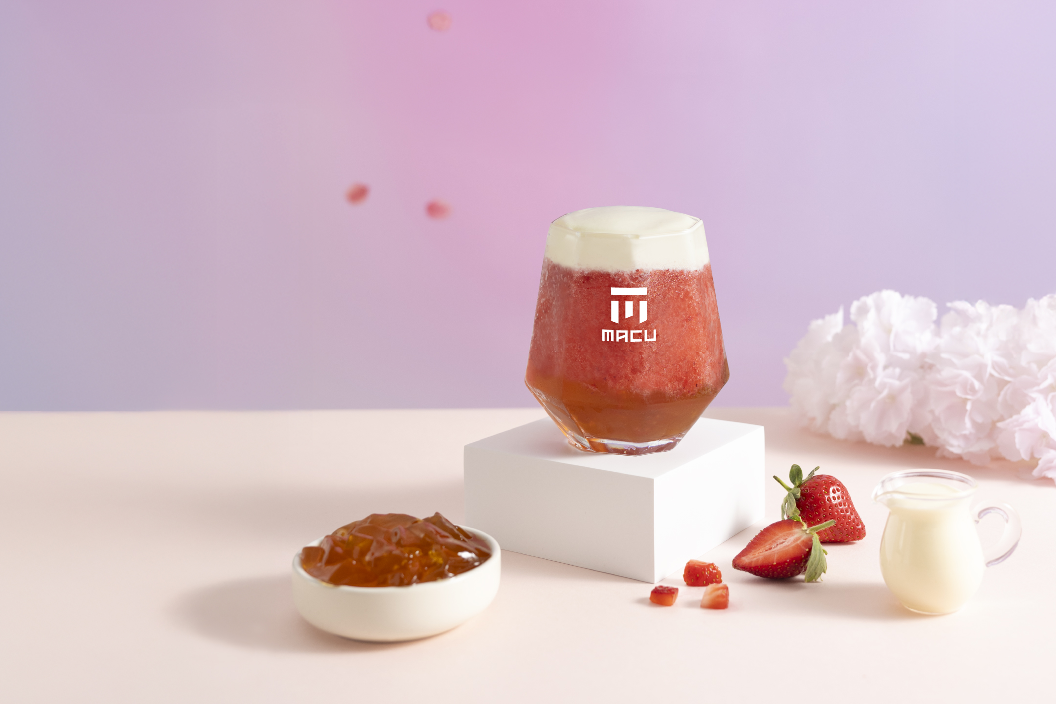 麻古草莓季回歸了！全新夢幻逸品「酪梨草莓」要喝，加碼UG抽10杯雲頂奶蓋