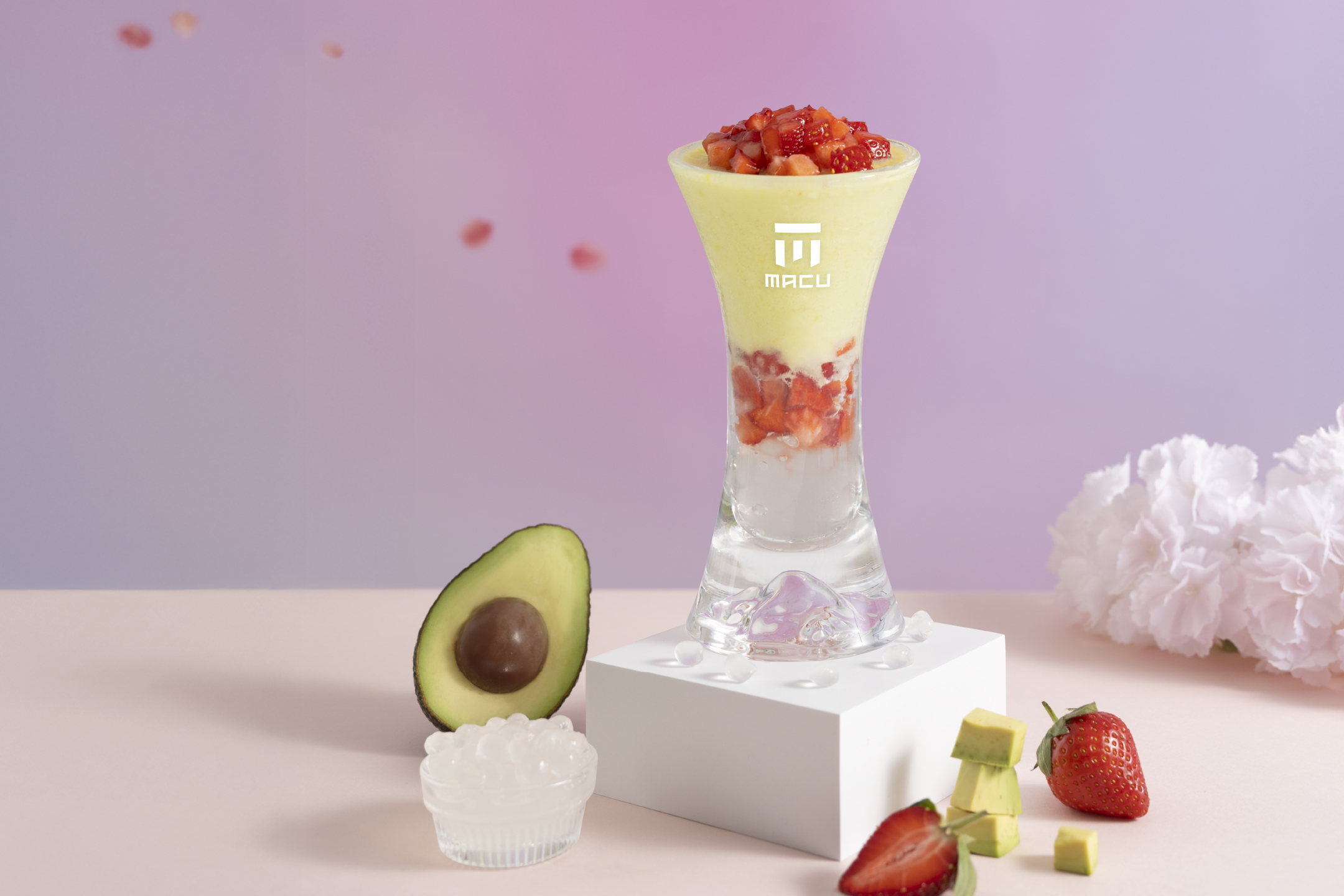 麻古草莓季回歸了！全新夢幻逸品「酪梨草莓」要喝，加碼UG抽10杯雲頂奶蓋