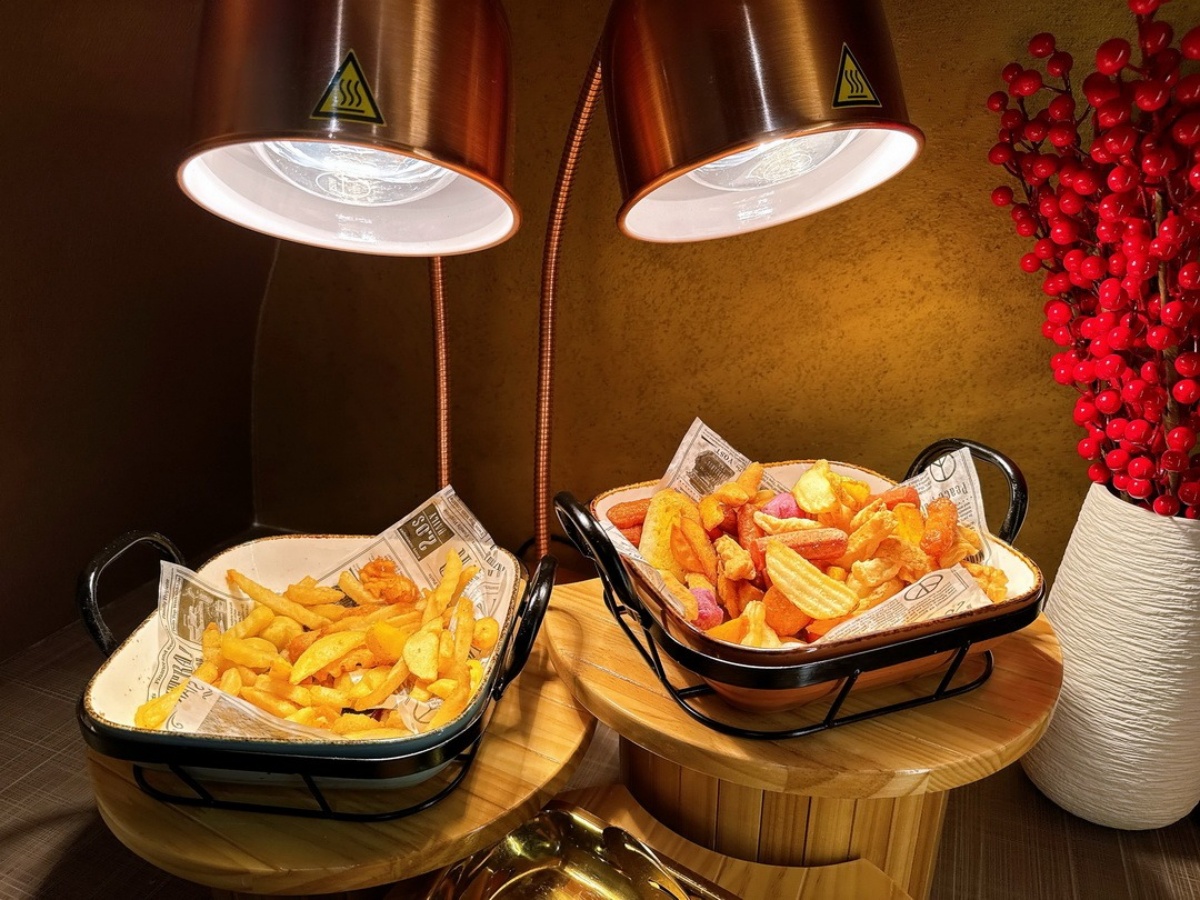 420元排餐＋自助吧！在地人大推「高CP值牛排」，熱炒、披薩、麻油雞吃到飽