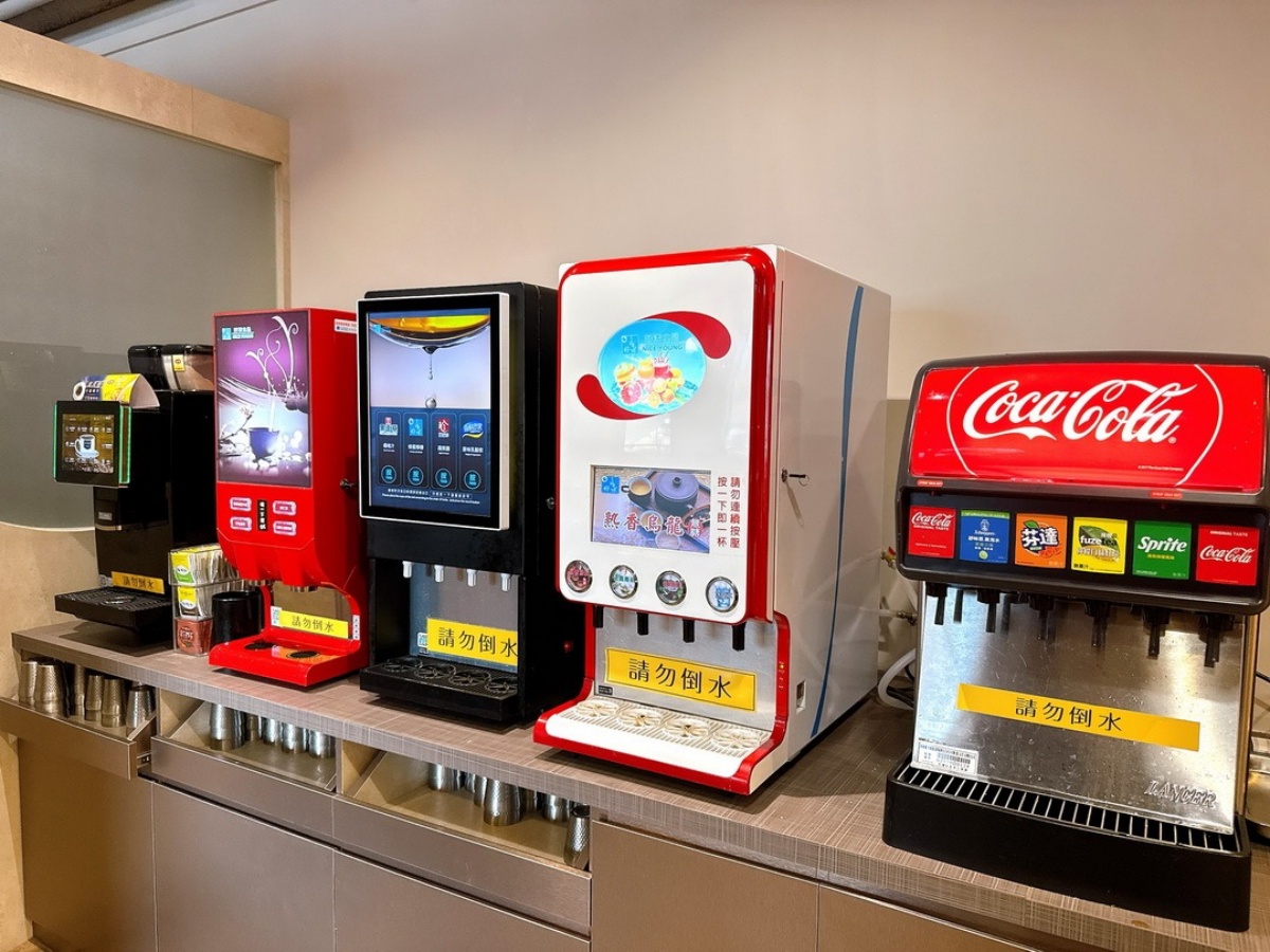 420元排餐＋自助吧！在地人大推「高CP值牛排」，熱炒、披薩、麻油雞吃到飽