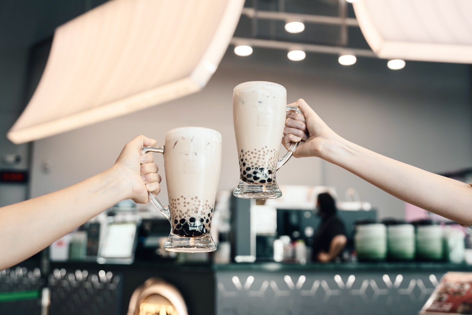 高雄「海景第一排」新景點！南台灣最美茶館珍奶買一送一，刮刮卡「整桌免單」