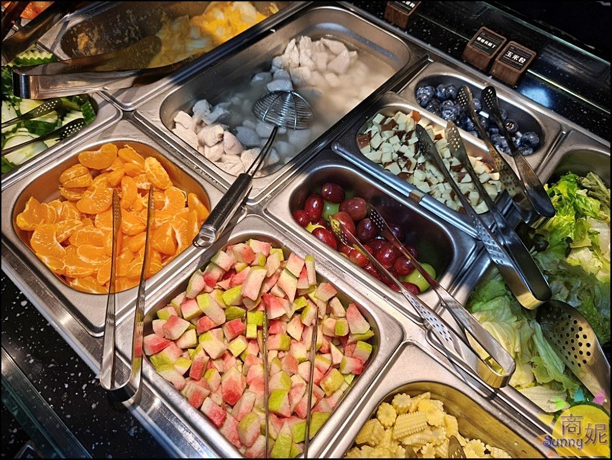 燒肉套餐＋自助吧吃到飽！高CP值燒肉店499元，哈根達斯、水果、雞湯無限續