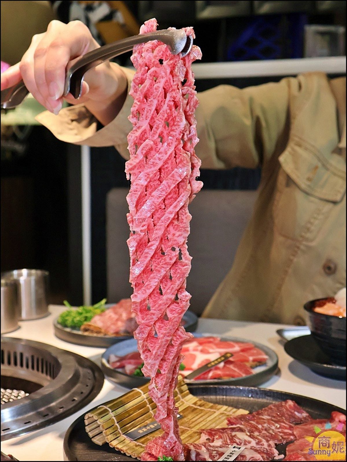 燒肉套餐＋自助吧吃到飽！高CP值燒肉店499元，哈根達斯、水果、雞湯無限續