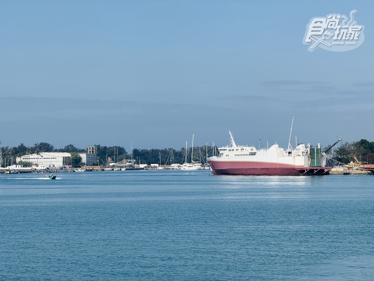 泰迪熊大軍出沒安平!走入全台唯一海上軍艦博物館,合照熊熊體驗當船長 泰迪熊大軍出沒安平!走入全台唯一海上軍艦博物館,合照熊熊體驗當船長