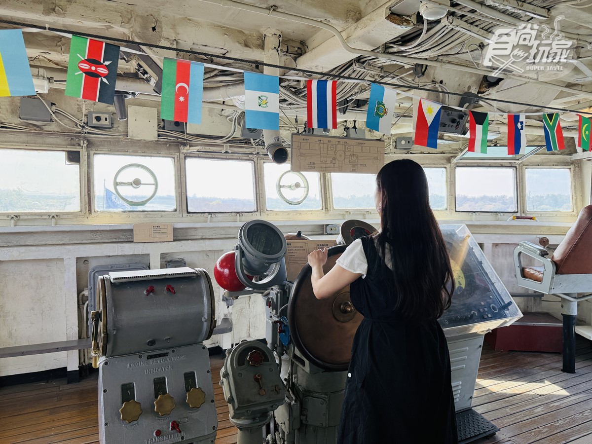 泰迪熊大軍出沒安平!走入全台唯一海上軍艦博物館,合照熊熊體驗當船長 泰迪熊大軍出沒安平!走入全台唯一海上軍艦博物館,合照熊熊體驗當船長