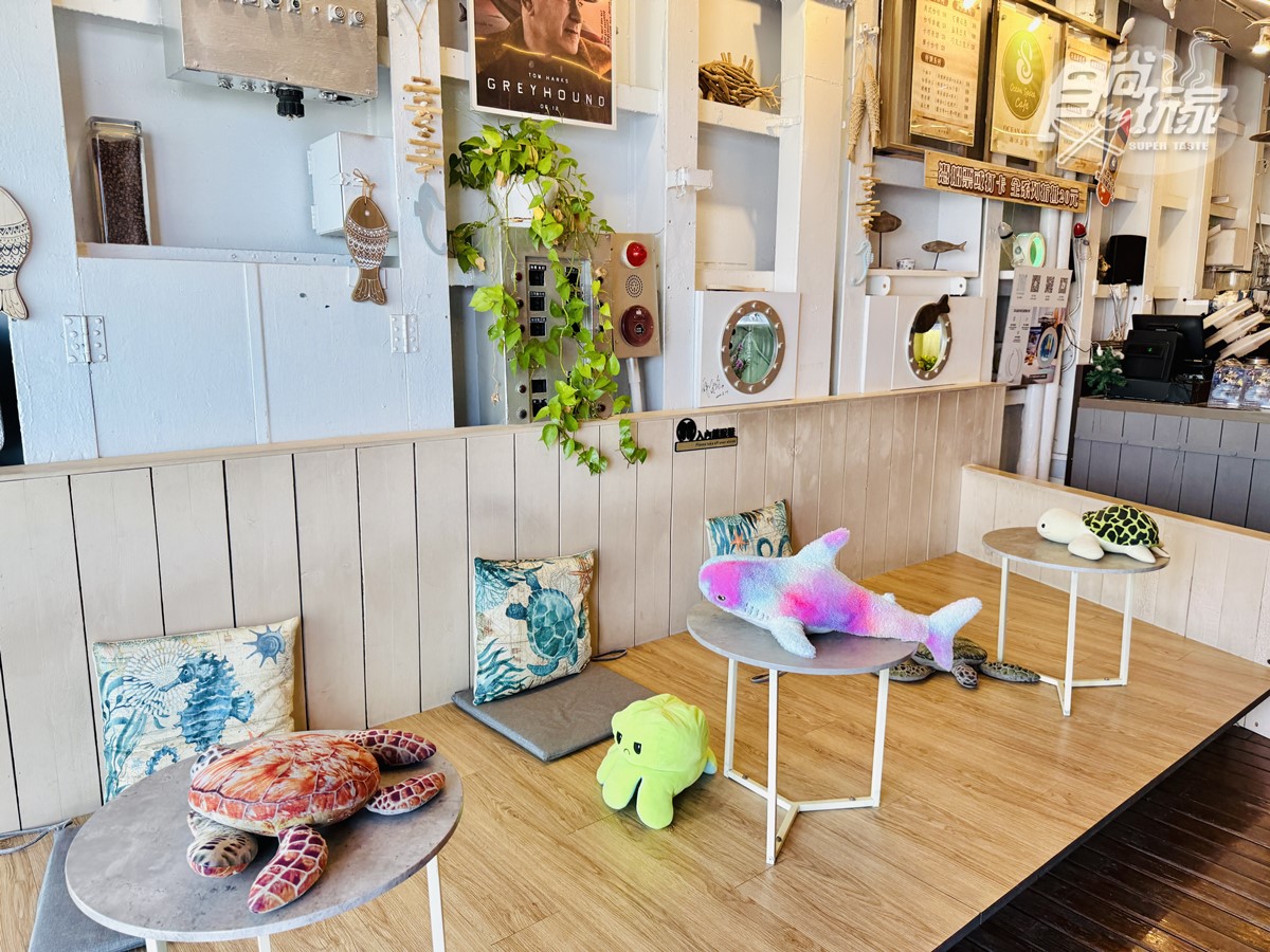 泰迪熊大軍出沒安平!走入全台唯一海上軍艦博物館,合照熊熊體驗當船長 泰迪熊大軍出沒安平!走入全台唯一海上軍艦博物館,合照熊熊體驗當船長