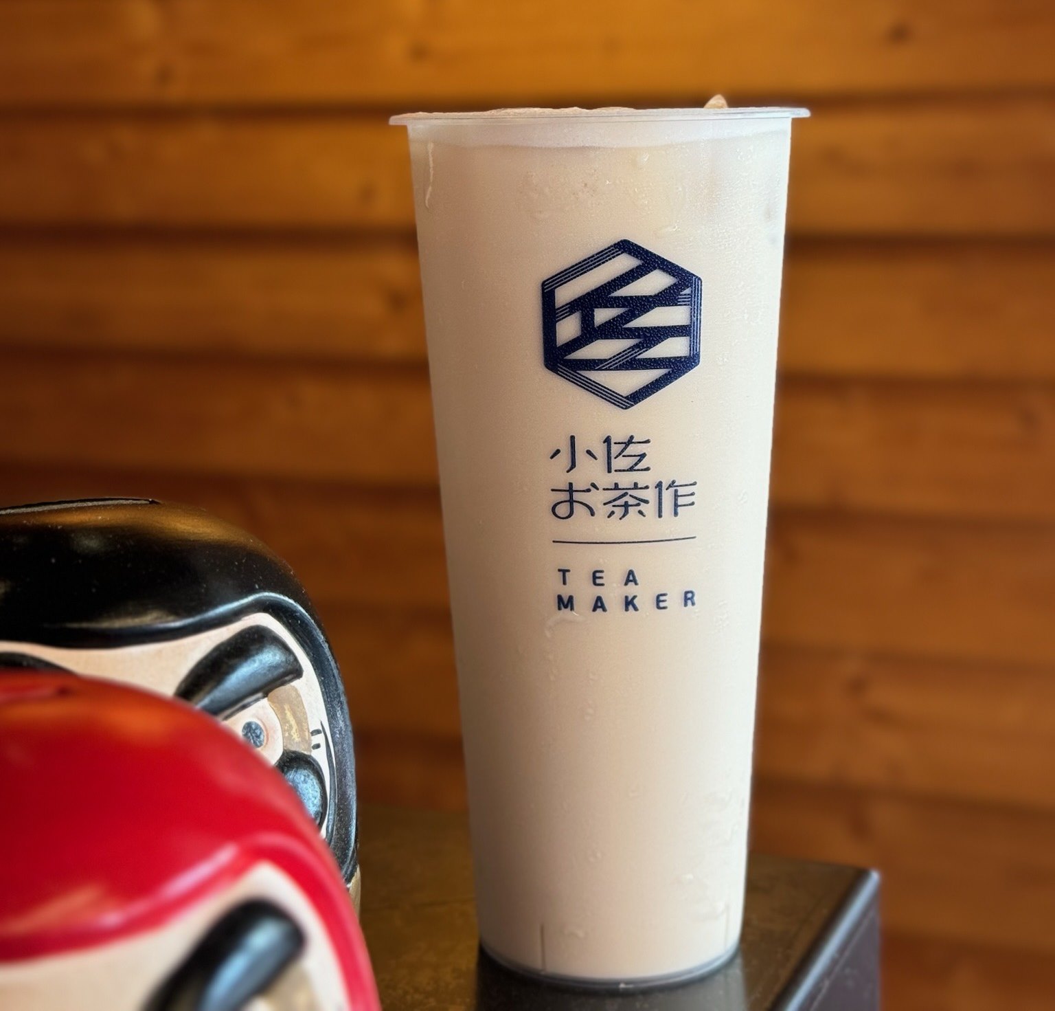 手搖２杯65折！「小佐お茶作」烏瓦拿鐵、伊莉亞奶茶雙享受，新品白黑奶茶也必喝